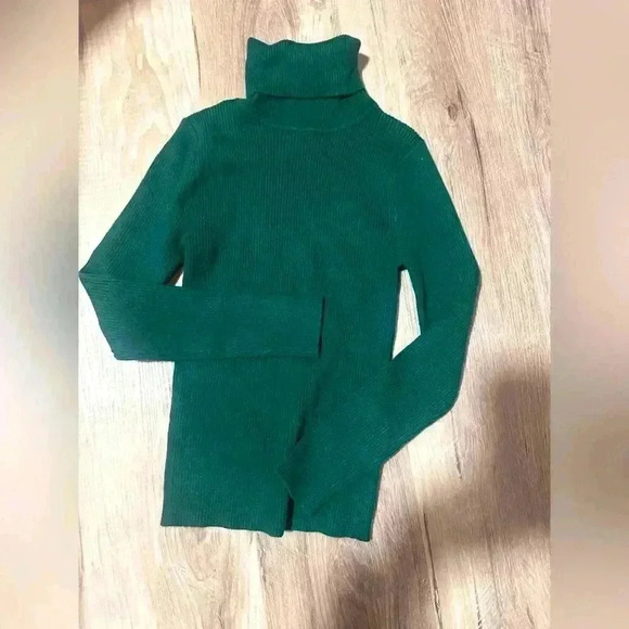 Green Ribbed Turtleneck Sweater, XS, Cozy & Stylish. Holiday, Soft Acrylic Blend - Picture 1 of 6